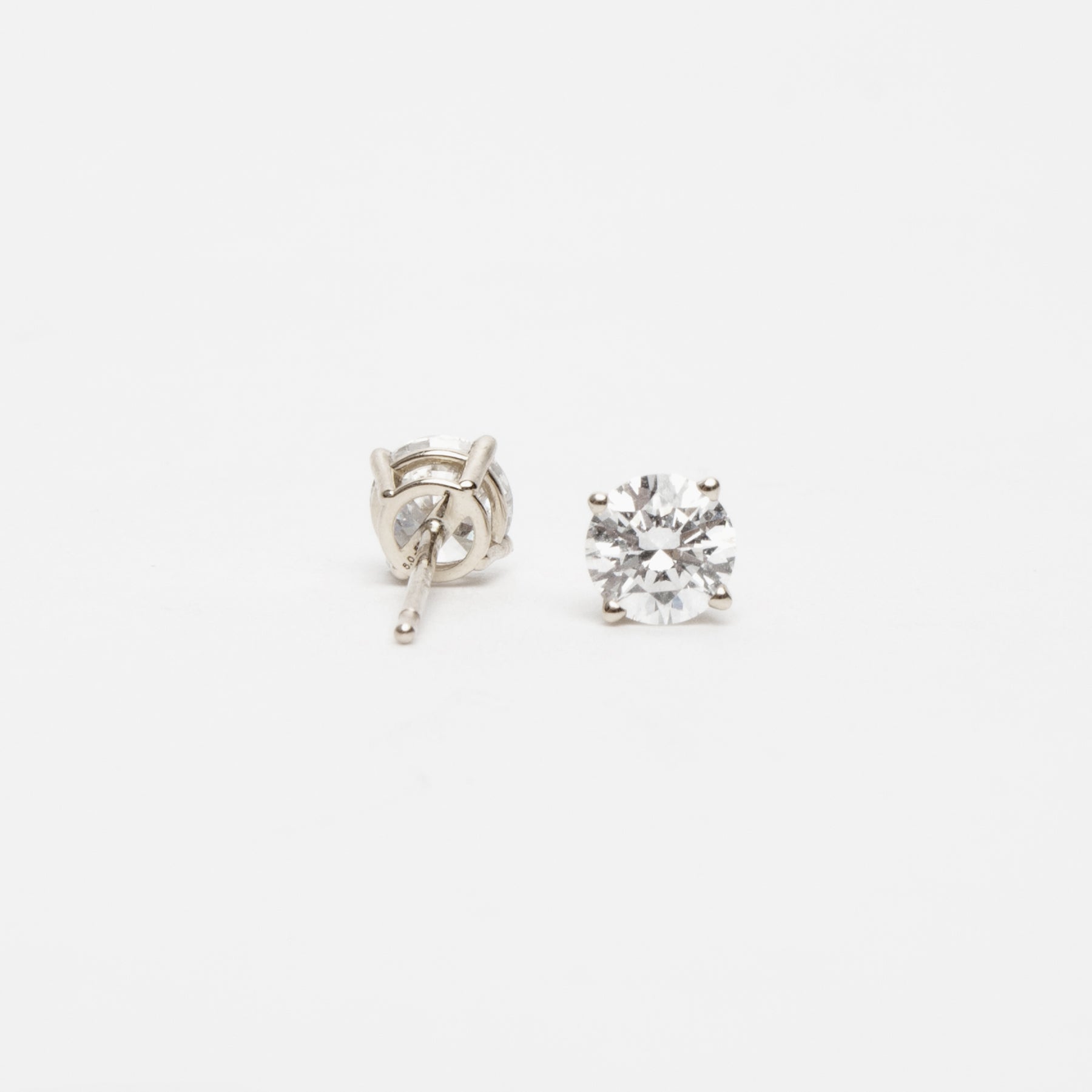 Round Diamond Stud Earrings