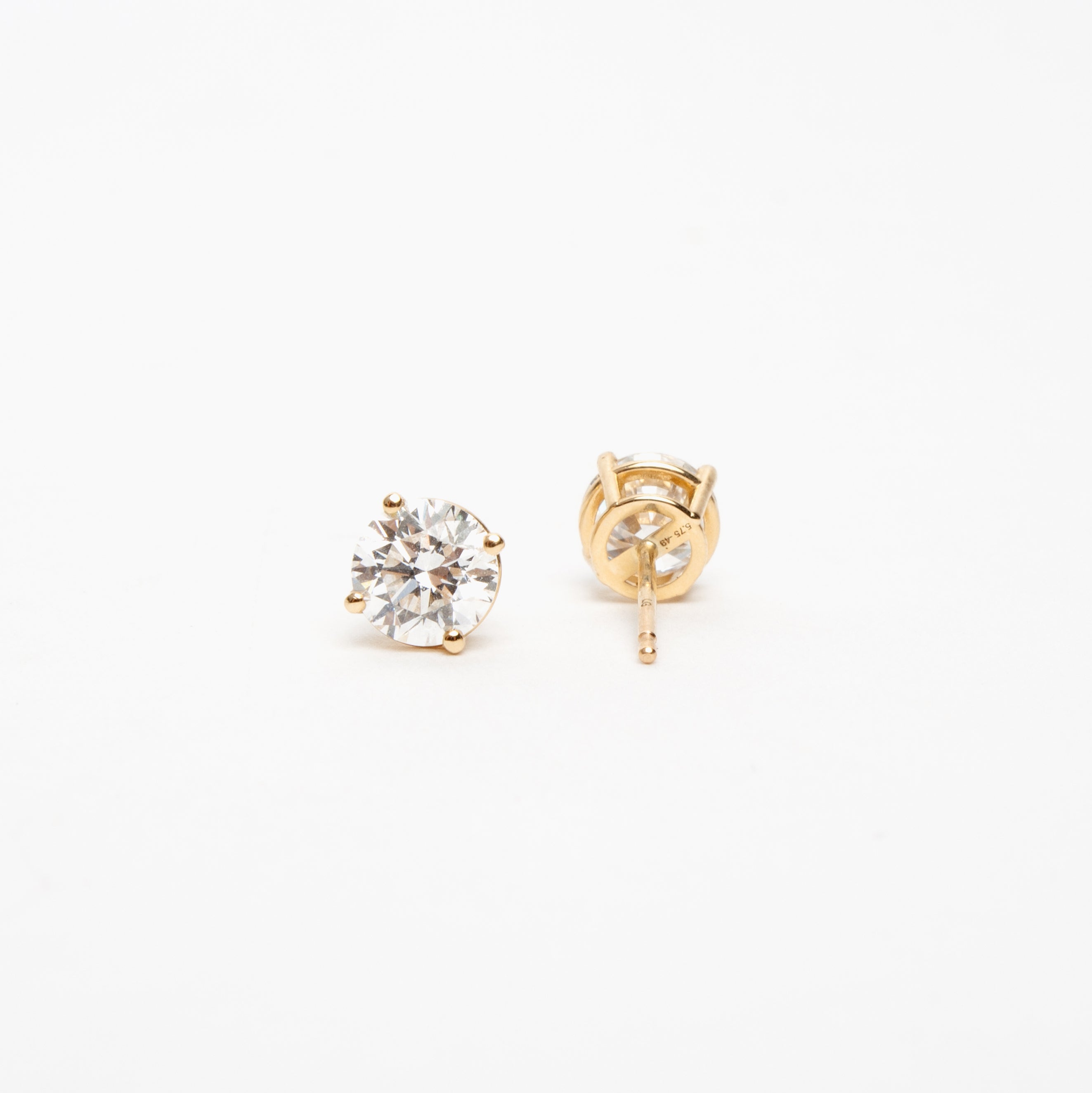 Round Diamond Stud Earrings