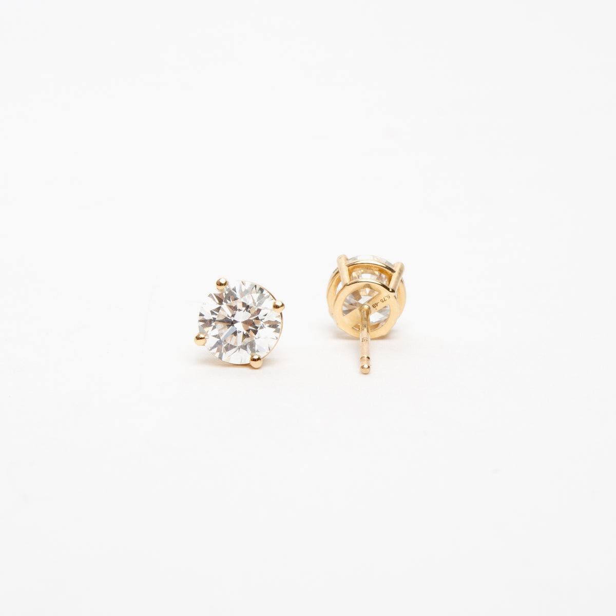 Round Diamond Stud Earrings