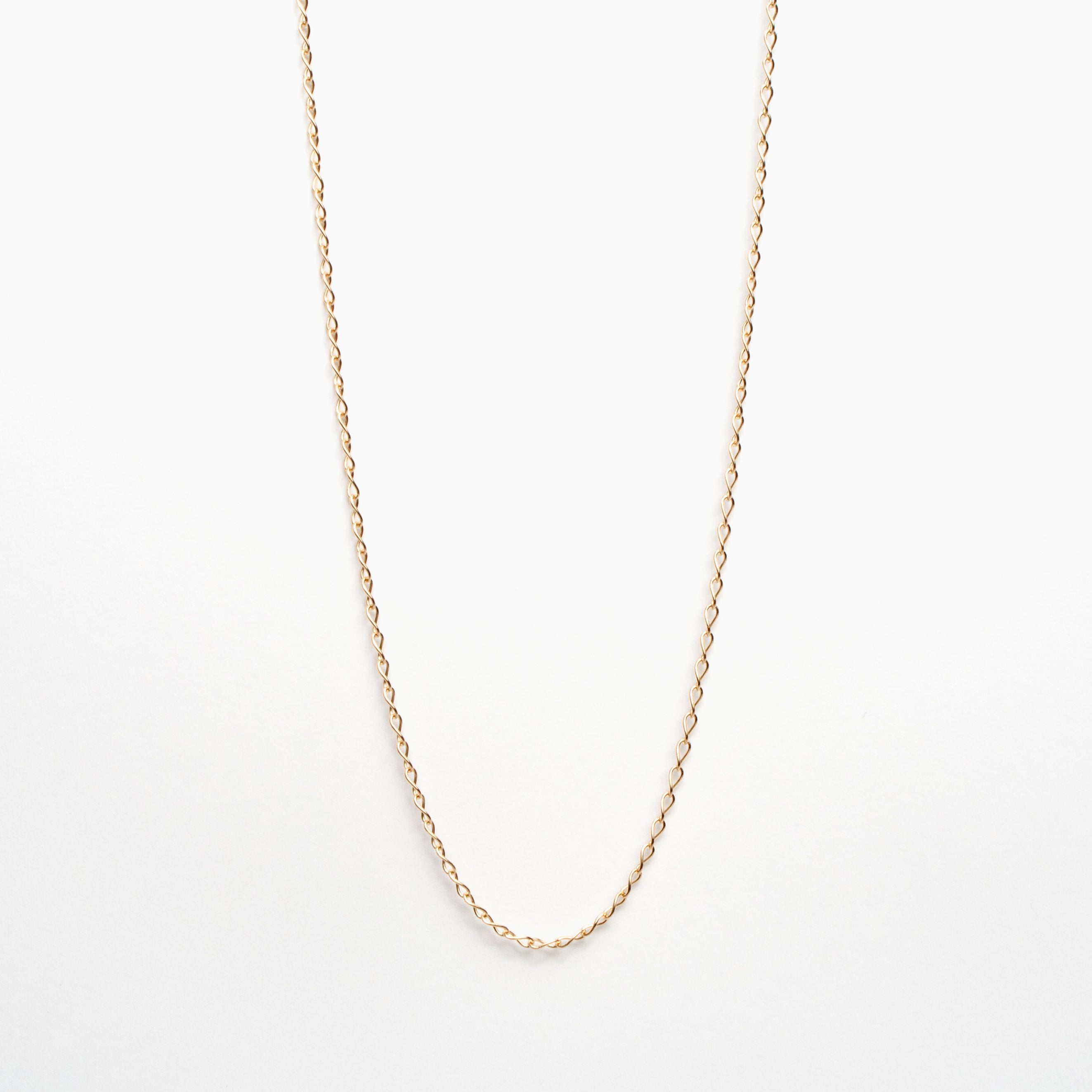 Elongated Curb Chain Necklace