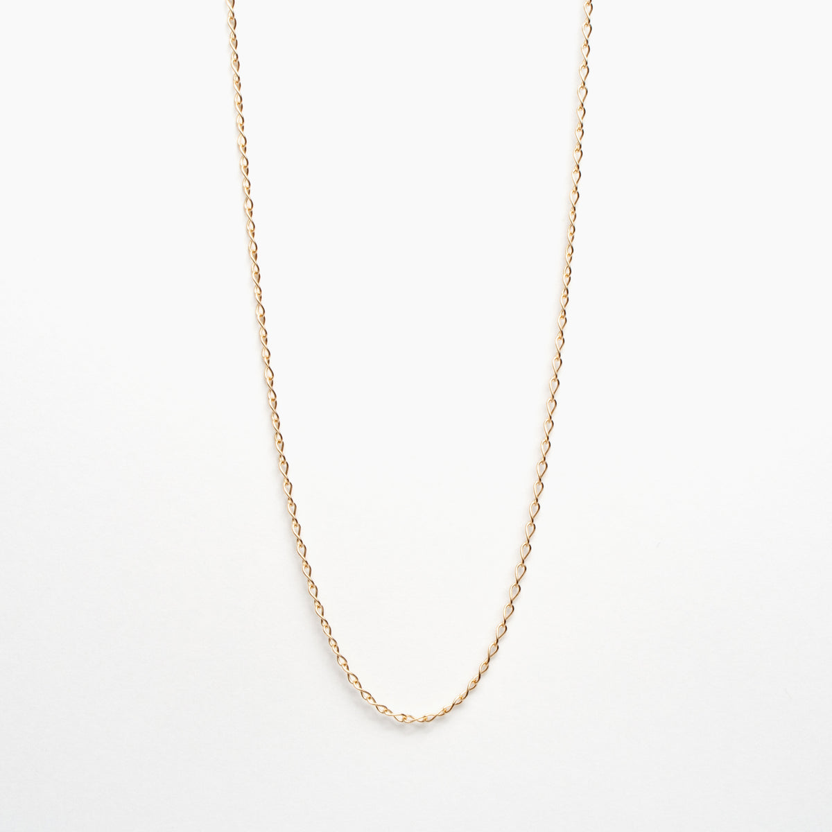 Elongated Curb Chain Necklace