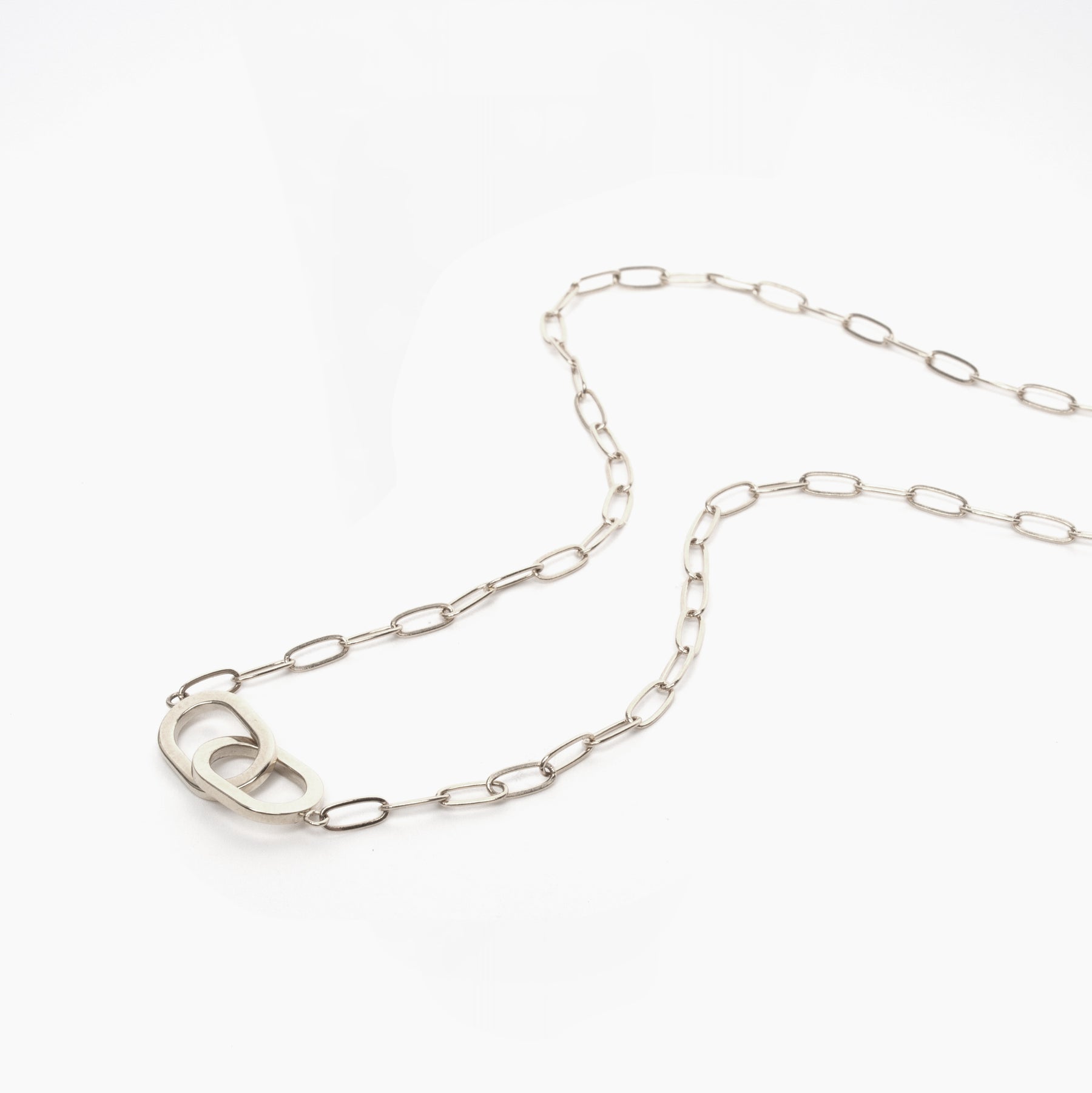 Gold Interlocking Oval Necklace