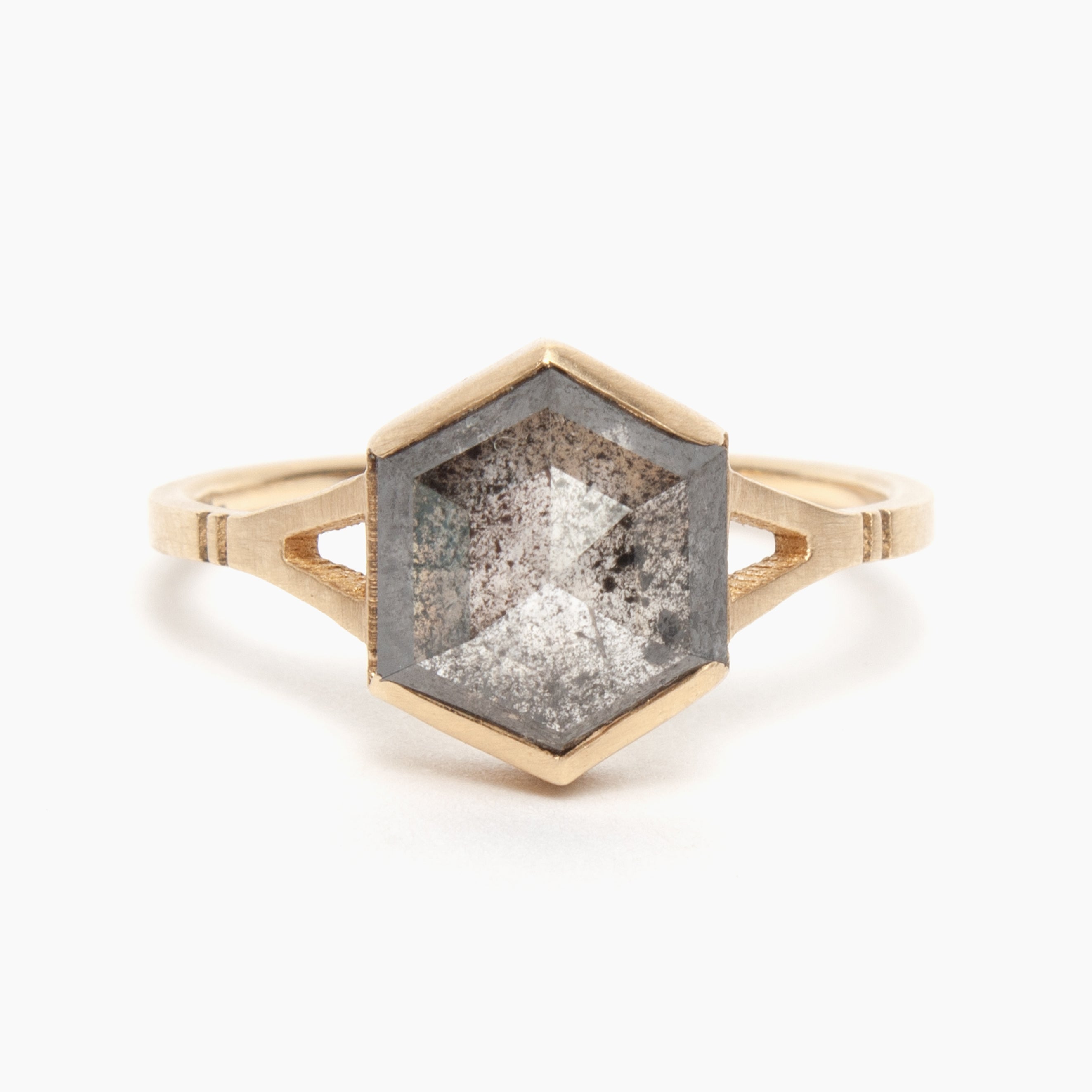 Dea Ring | Hexagon Salt & Pepper Diamond in 14k Gold | Betsy & Iya