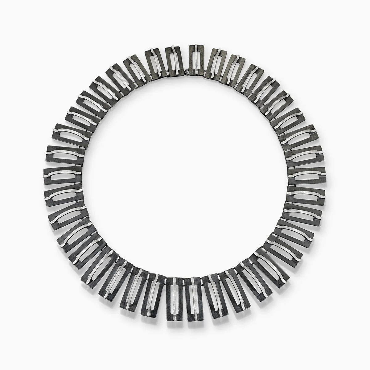 Eclipse Tapered Raised Arch Link Necklace