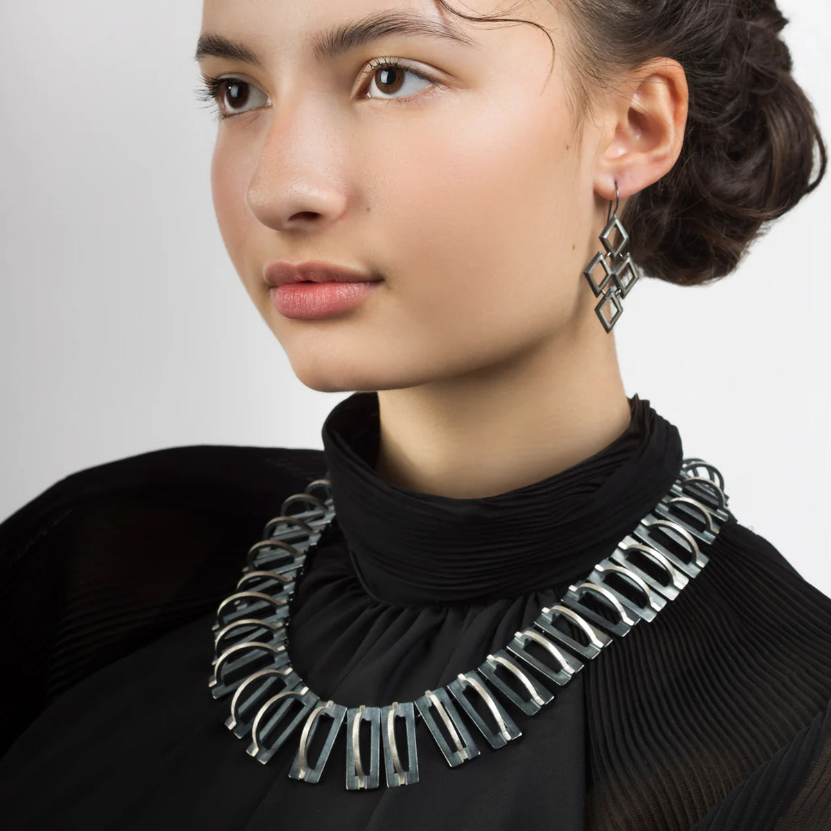 Eclipse Tapered Raised Arch Link Necklace