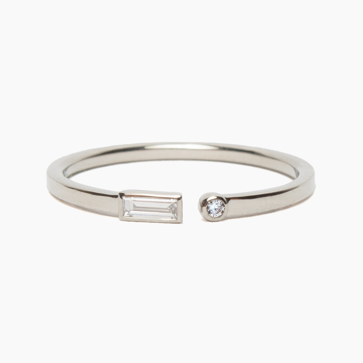 Manus ring - White Diamond