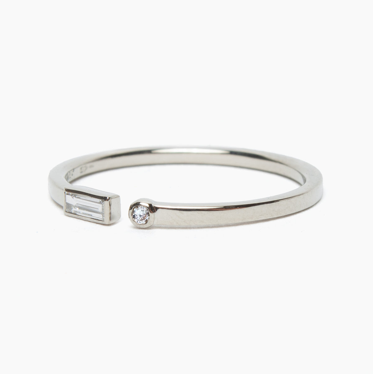 Manus ring - White Diamond