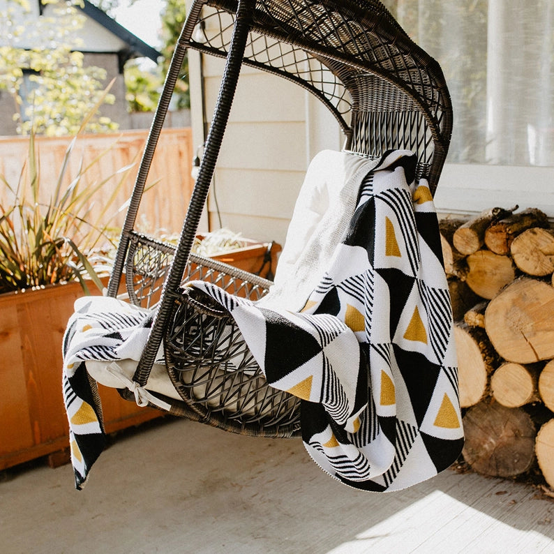 Black & Gold Envie Throw