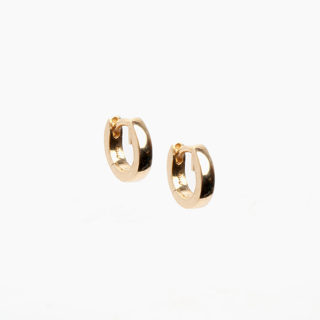 Tapered hinged huggie earrings in 9ct yellow gold - 13mm – Showcase Jewellers Te Awamutu