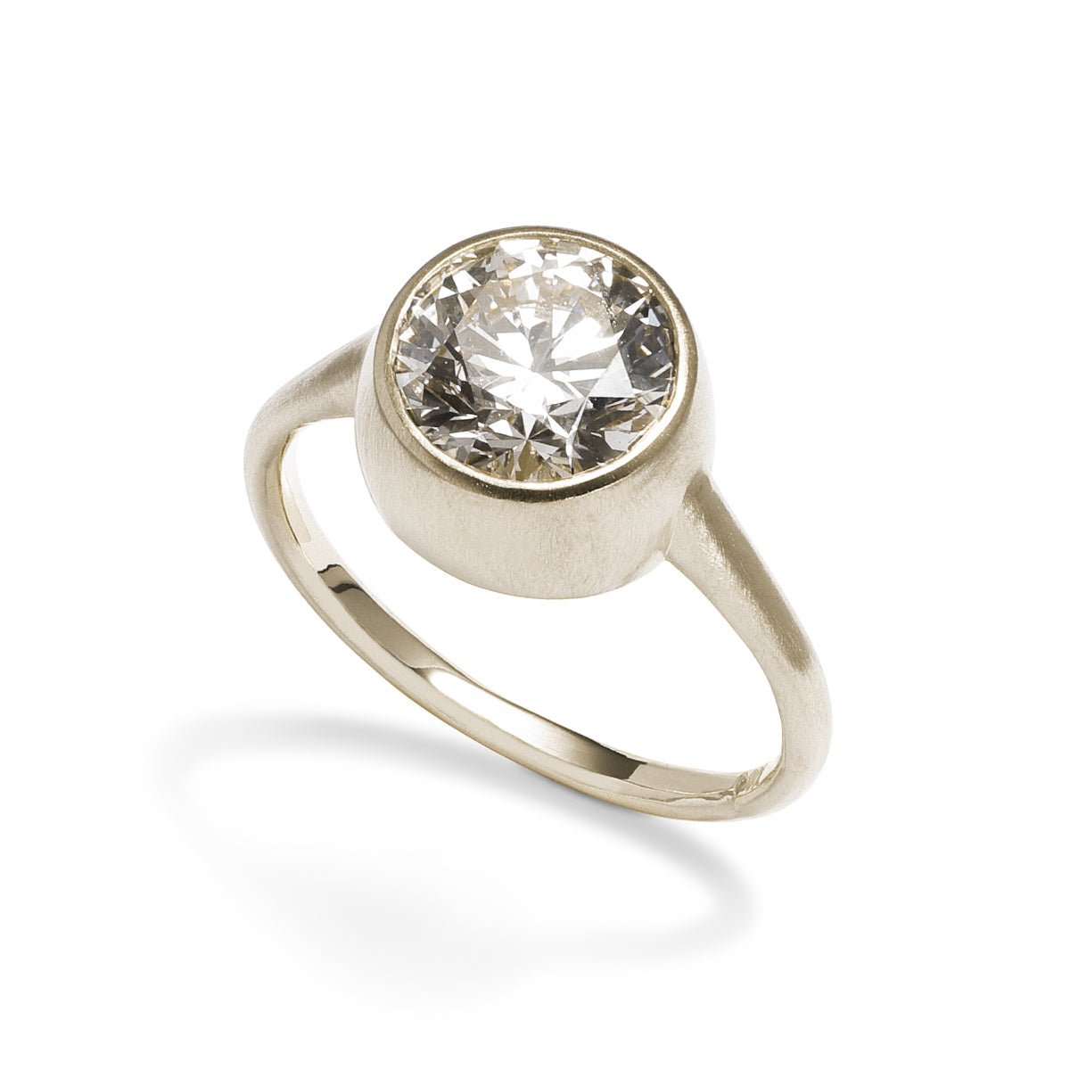 Modern statement Salire ring from Betsy & Iya. Features a round brilliant-cut lab-grown diamond (1.3 ct) and 14K white gold. Designed and handcrafted in our Portland, Oregon studio.
