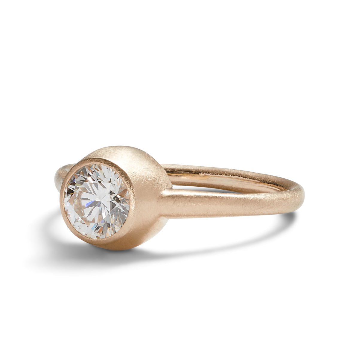 Modern statement Salire ring from Betsy & Iya. Features a round brilliant-cut lab-grown diamond (0.7 ct) and 14K gold. Designed and handcrafted in our Portland, Oregon studio.