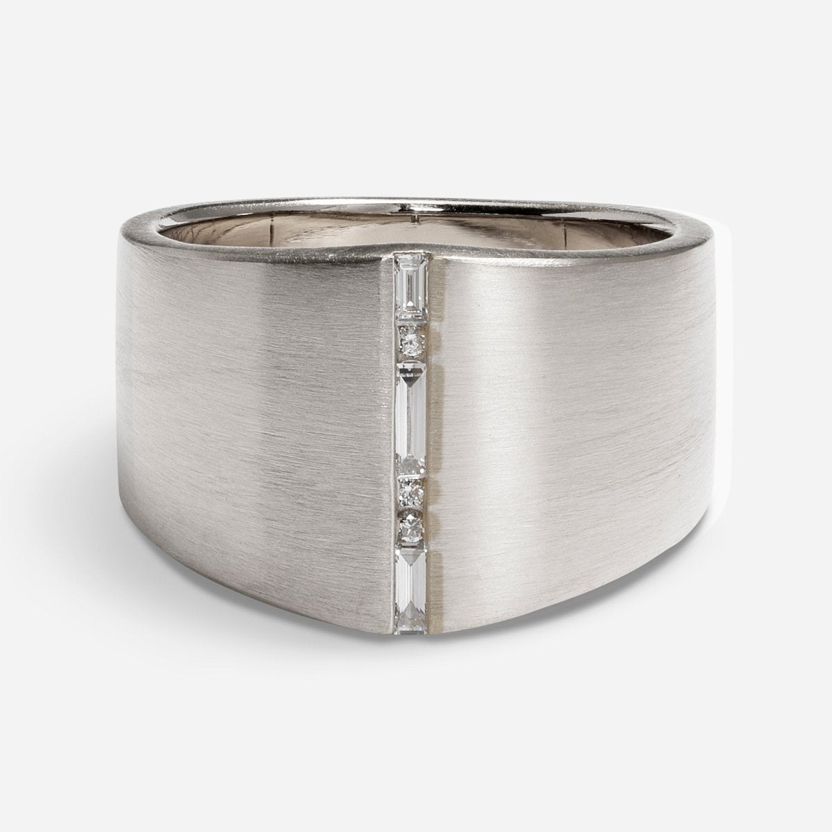 Decus ring