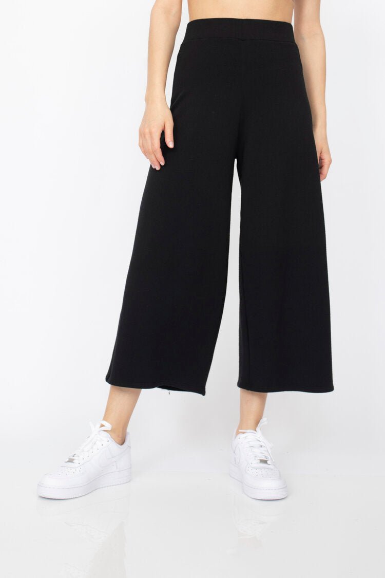 Wide leg pant with elastic waistband in Black. Fabric and pant made in Los Angeles, CA by Corinne Collective.