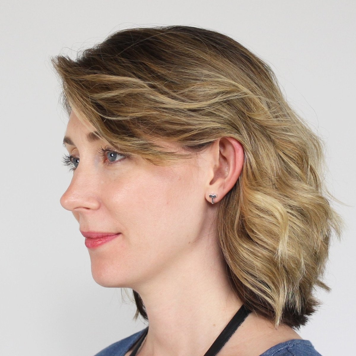 Oss stud earrings