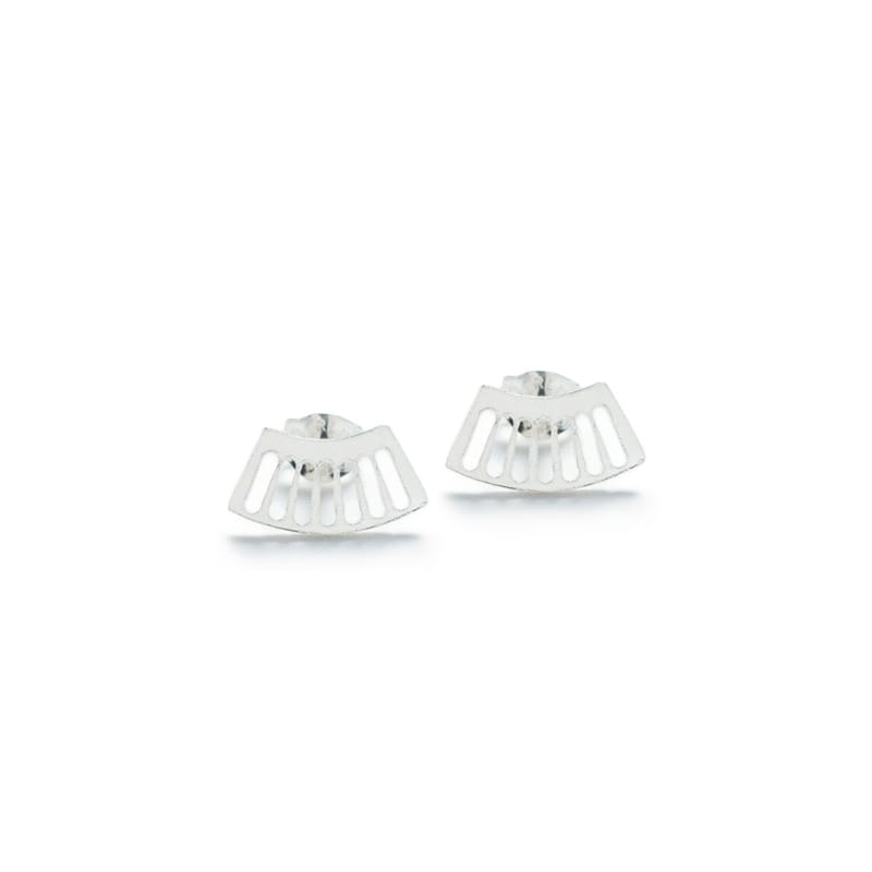 Ritmo mini fan stud in sterling silver front view