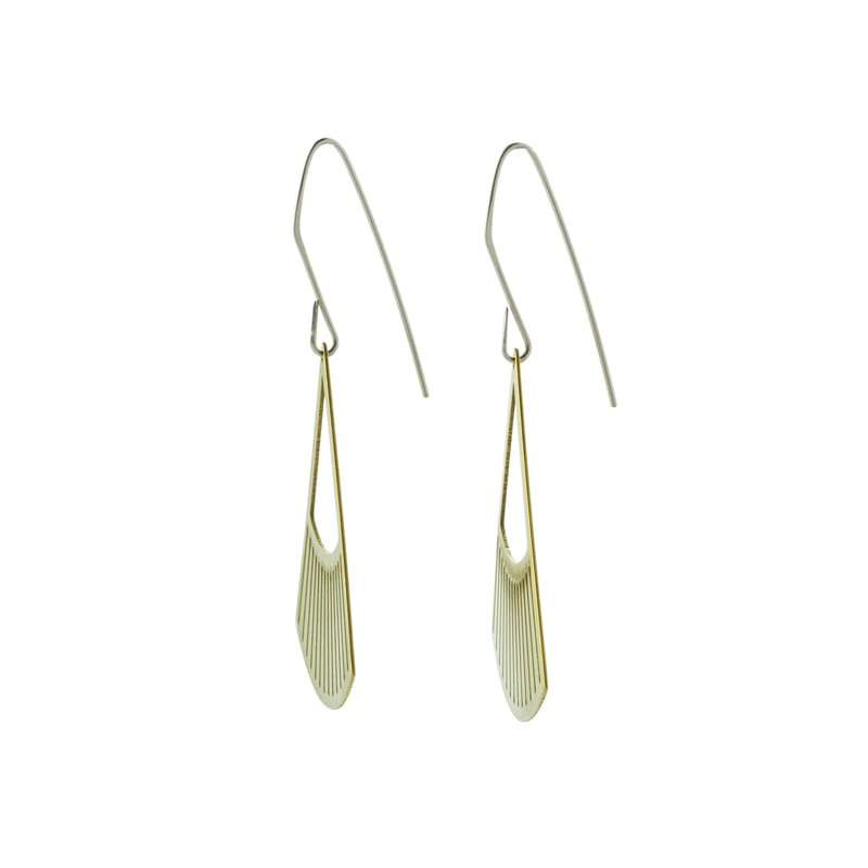 Salta fan pendant earrings in brass side view