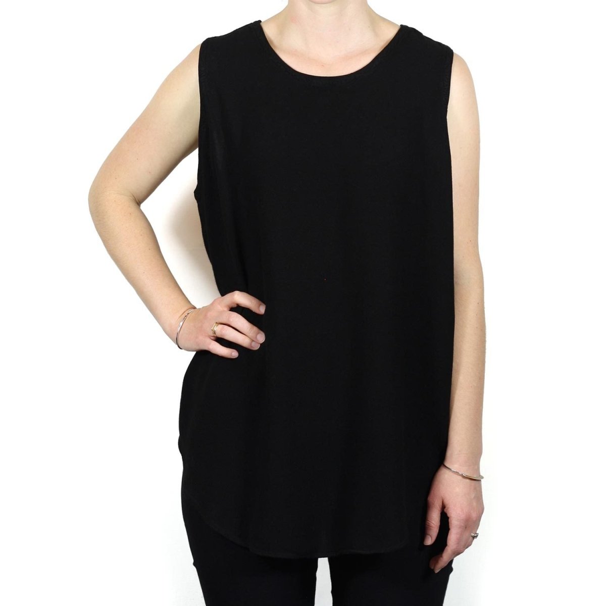 Tienda Ho Clothing Tank Top in Black