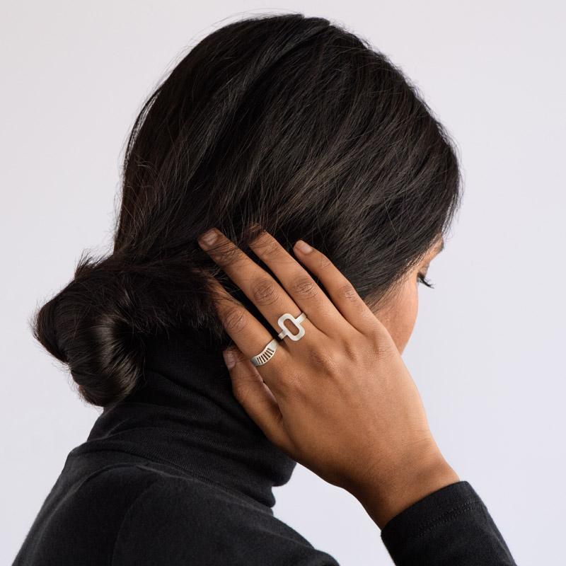 Tambor geometric adjustable ring in sterling silver on model