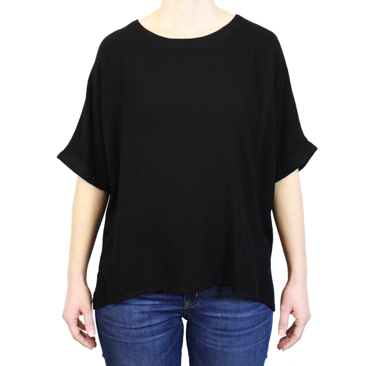 Tienda Ho Taznakte Top in Black