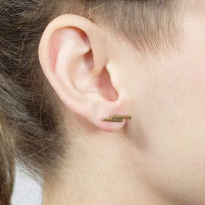 Upper-Metal-Class Double Bar Earring