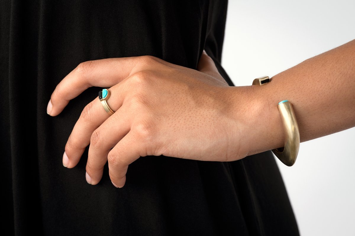 Bronze Yana ring with black jasper on model