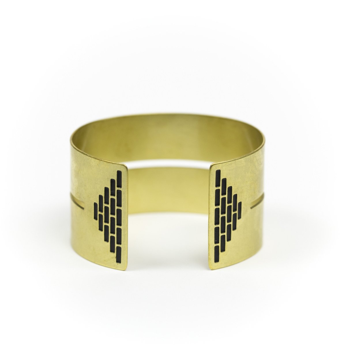 betsy & iya Scania Cuff bracelet in black