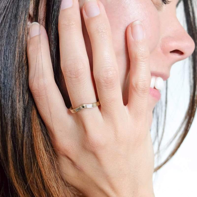 "Basio" diamond curved v ring - betsy & iya