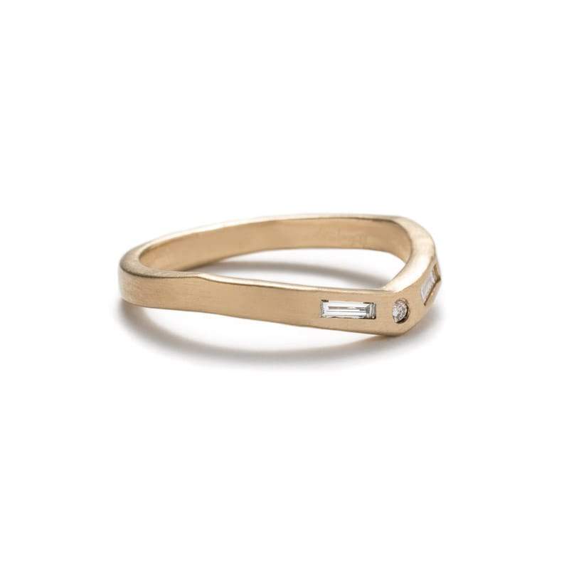 "Basio" diamond curved v ring matte - betsy & iya