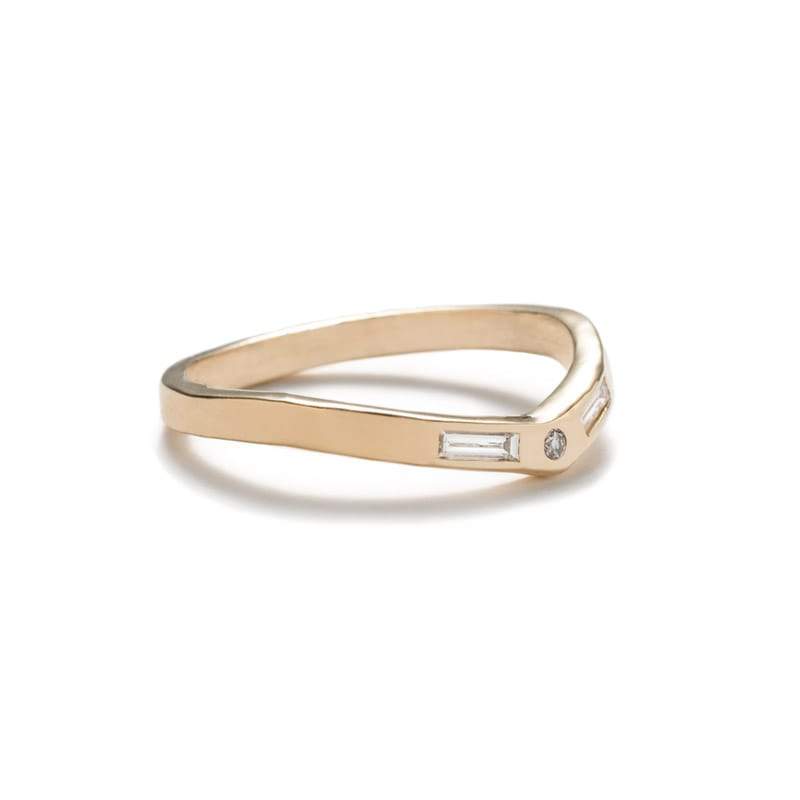 "Basio" diamond curved v ring polished - betsy & iya