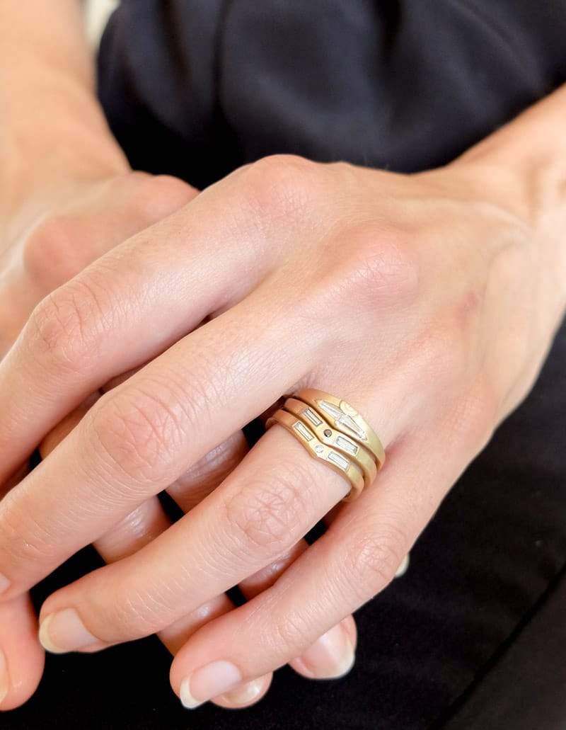 "Basio" diamond curved v stacking ring - betsy & iya