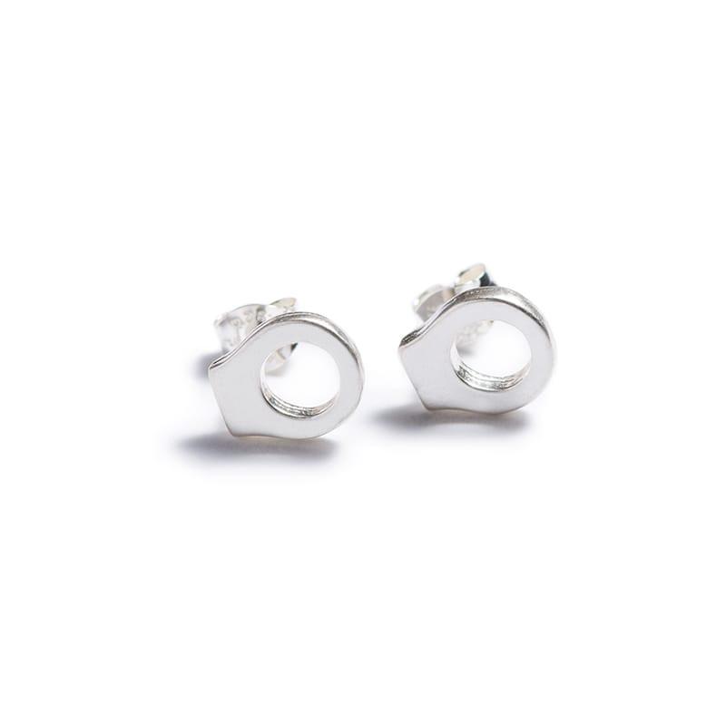 betsy & iya small modern geometric circle stud earrings in sterling silver