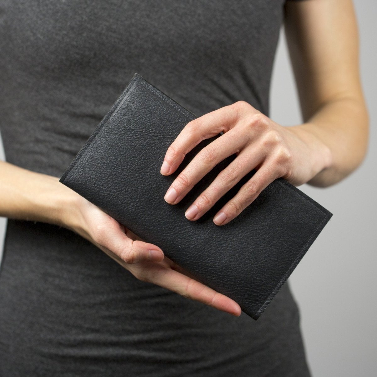 Molly M Leather Pouch Wallet in Black