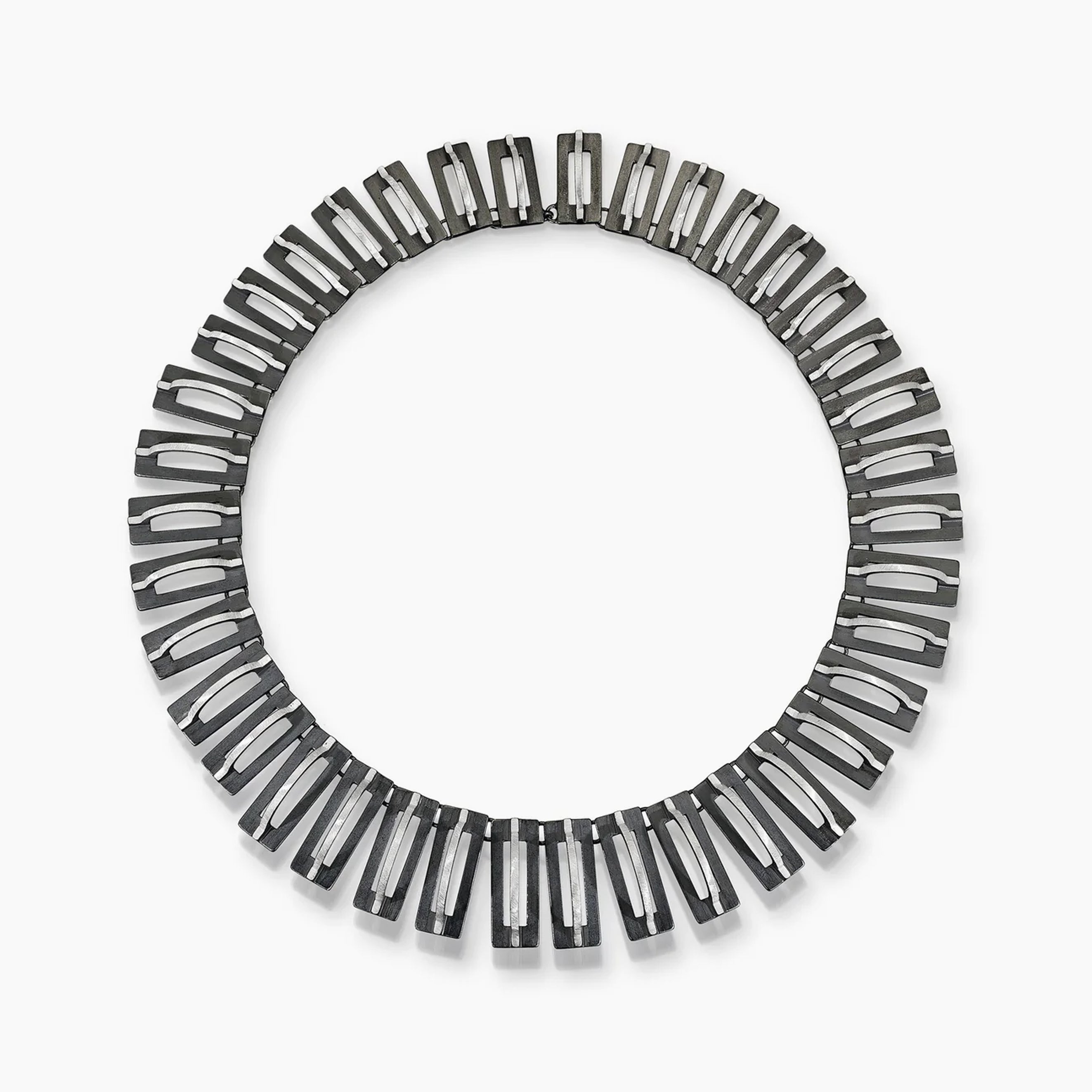 Eclipse Tapered Raised Arch Link Necklace