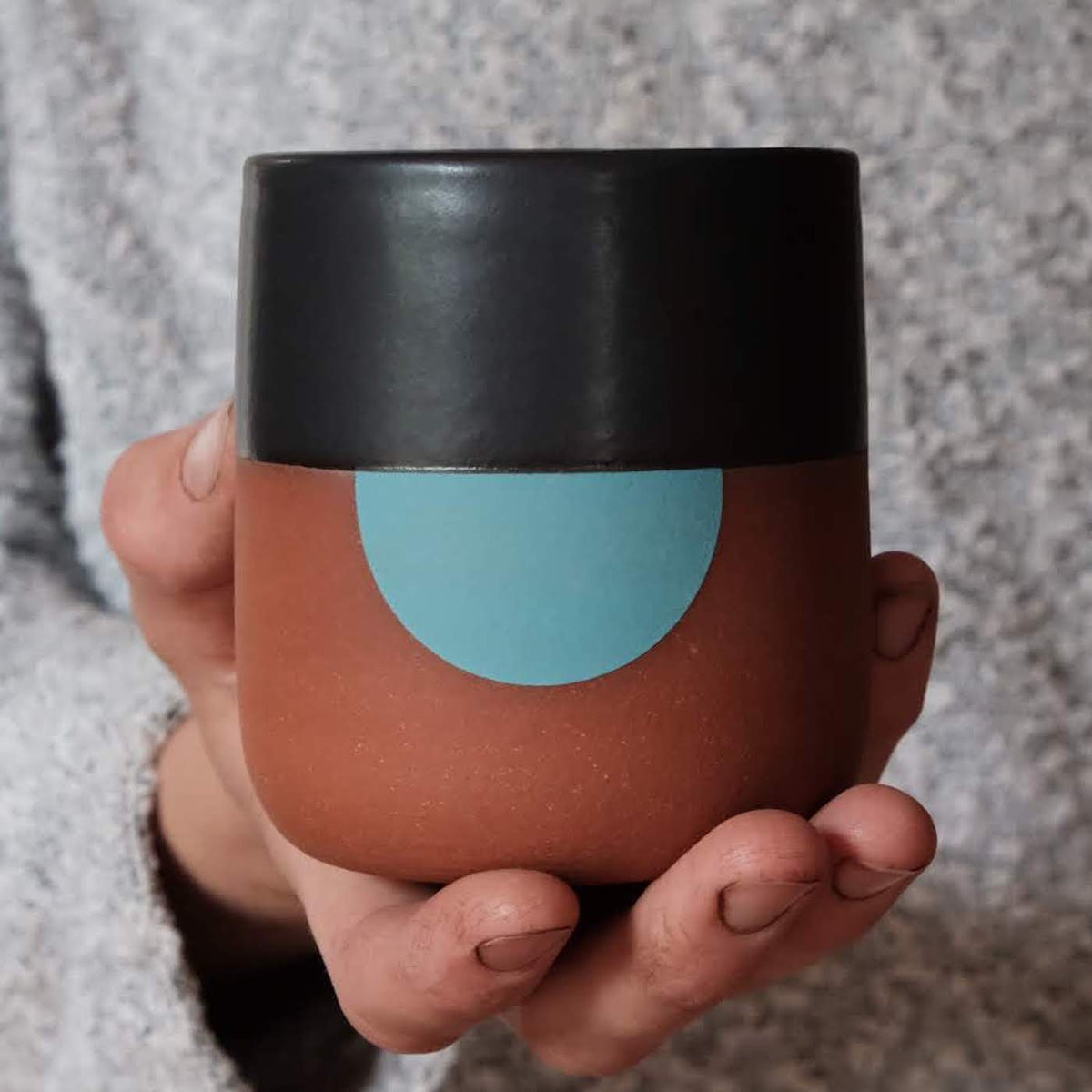 Handleless Mug in Eclipse Black and Turquoise