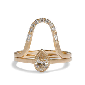 The Levo ring stacked on top of the Votum (0.5 ct) ring.