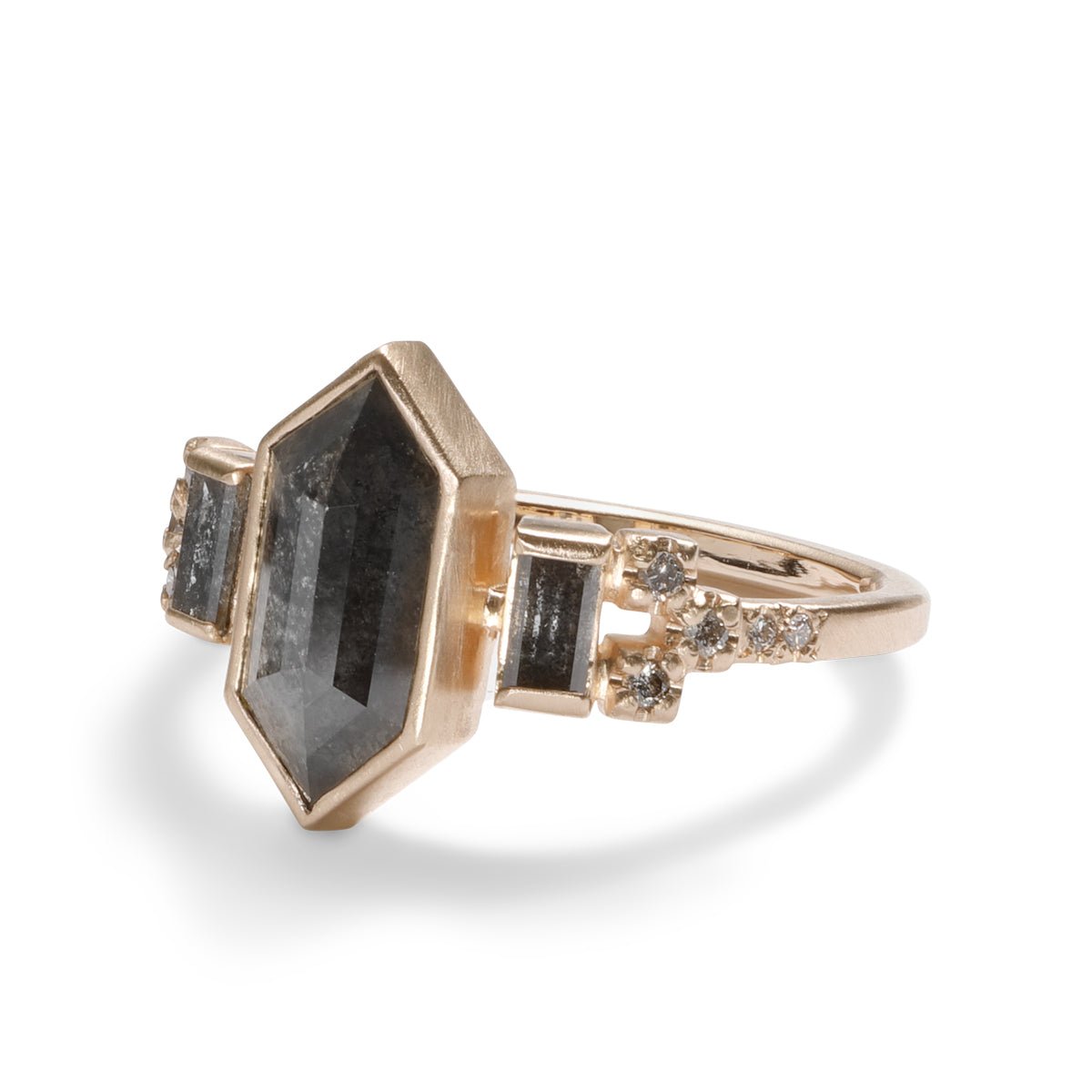 Hexagonal Libero ring. Features conflict-free salt & pepper diamonds and lab-grown white diamonds set in 14K gold.