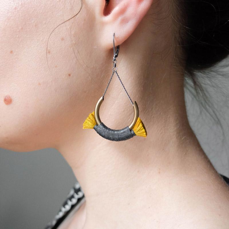 Small Crest Earrings - Gold/Grey