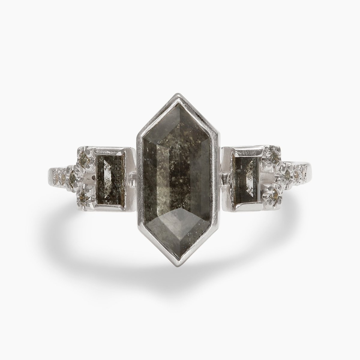 Hexagonal Libero ring. Features conflict-free salt & pepper diamonds and lab-grown white diamonds set in 14K white gold.
