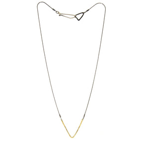 Lightweight V shaped pendant necklace