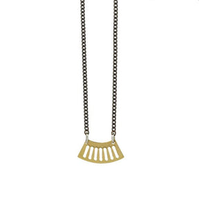 Ritmo mini fan necklace in brass focal