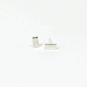 Upper Metal Class Minimalist Rectangle Stud Earrings in Silver