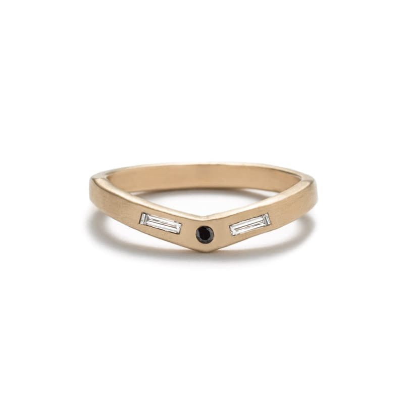 "Basio" diamond curved v ring matte - betsy & iya