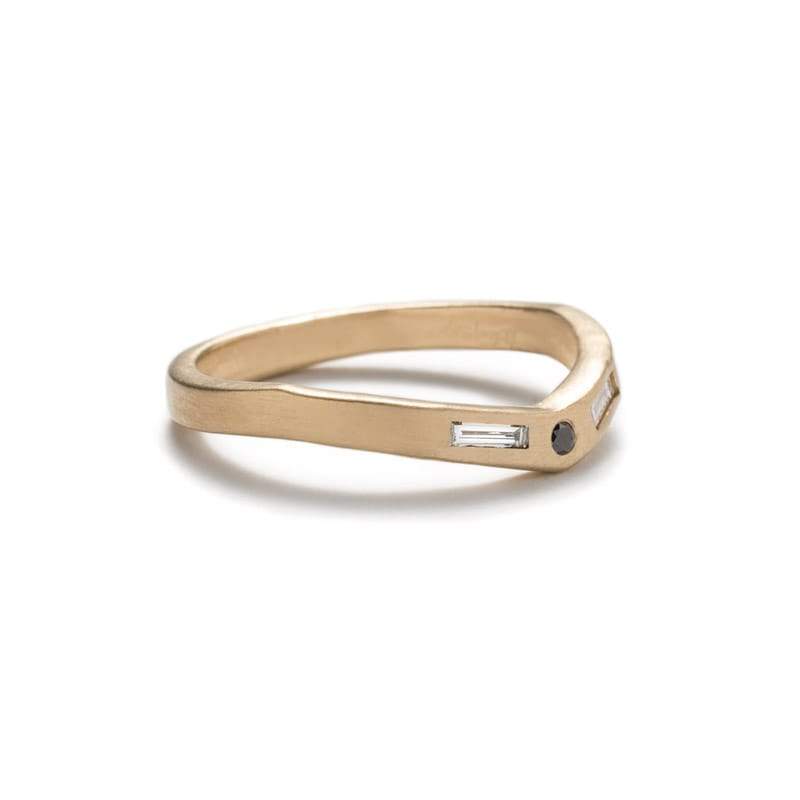 "Basio" diamond curved v ring matte - betsy & iya