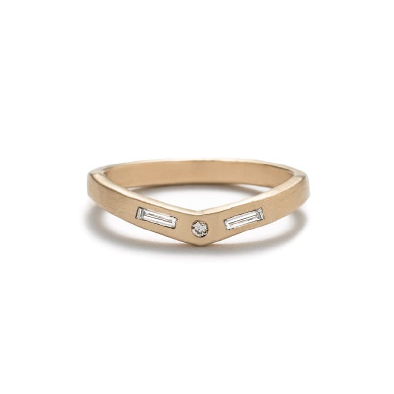 "Basio" diamond curved v ring matte - betsy & iya