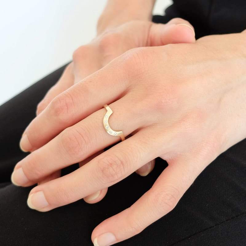 "Cor" contoured diamond ring - betsy & iya