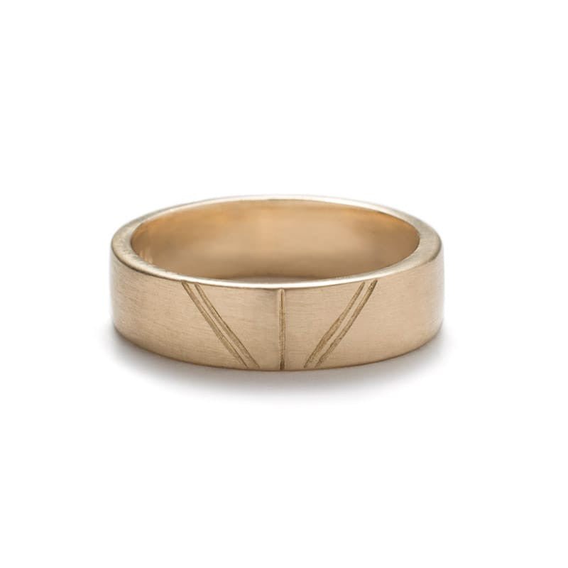 "Tange" geometric gold wedding band matte - betsy & iya