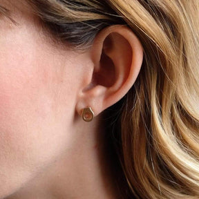 minimalist geometric circle earrings in bronze