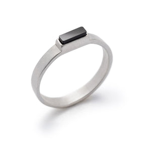 Sterling Silver Yana ring with black jasper side view